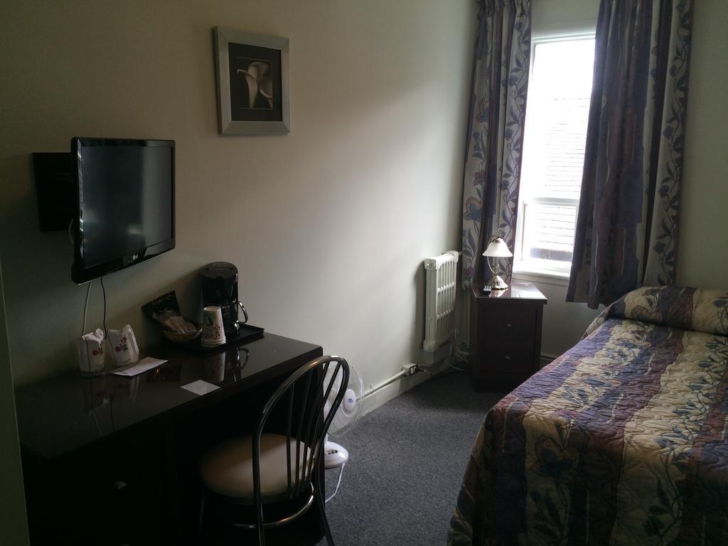 Auberge Centre Ville Chicoutimi Szoba fotó
