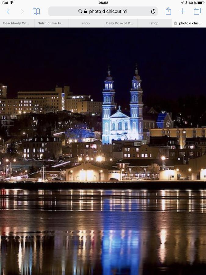 Auberge Centre Ville Chicoutimi Kültér fotó